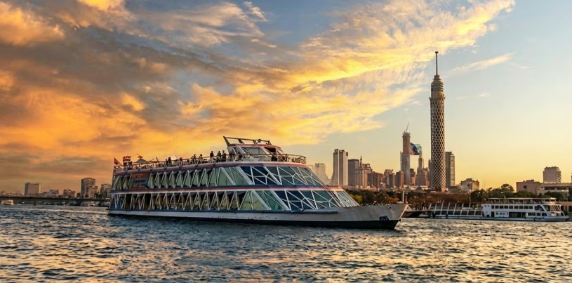 Cena al Cairo a bordo della Nile Crystal Cruise