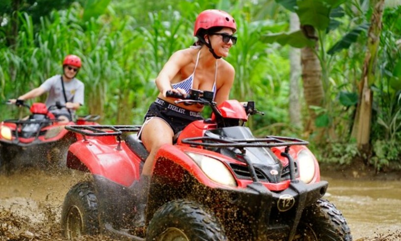 Tour in quad a Zanzibar